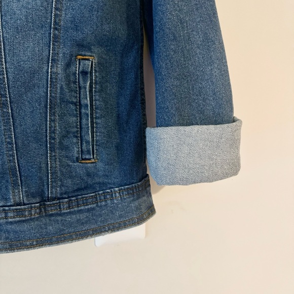 Universal Thread Jean Jacket - Medium Wash - Picture 3 of 7